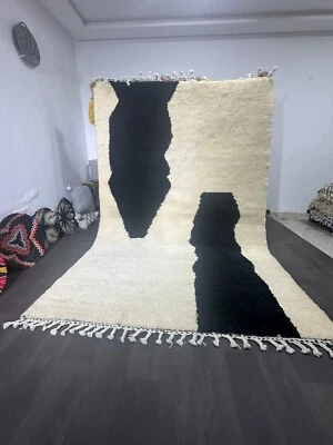 Modern Abstract Moroccan Wool white and black Rug - &  Art Deco Design - Image 1 of 4