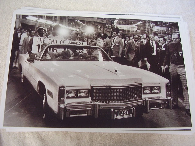 1976 CADILLAC LAST CONVERTIBLE   ELDORADO    11 X 17  PHOTO  PICTURE - Image 1 of 1