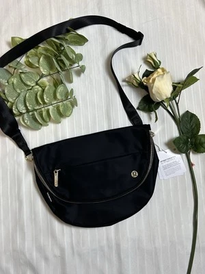 NUEVO CON ETIQUETAS $98 Lululemon Toda la Noche Festival Bolso Cinturón Pequeño 5L - NEGRO Foto 1 de 4