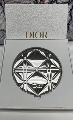 Карманное зеркало Christian Dior из нержавеющей стали  - Изображение 1 из 4