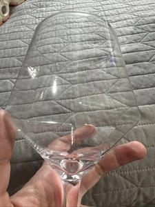 3 copas de vino sopladas en forma de hexagonal por encima y por detrás - Imagen 1 de 6