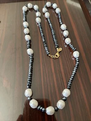 "Collar de cuentas Nolan Miller's Make a Statement, gris/negro, 36""" Foto 1 de 4