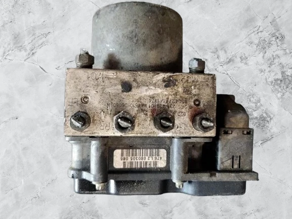 Bomba de freno antibloqueo Toyota Camry 2004-2006 sin control de tracción; América del Norte Foto 1 de 1