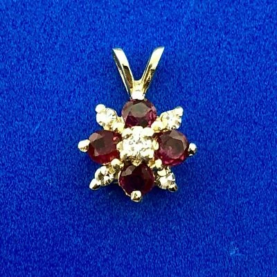 0.60Ct Round Cut Red Ruby Cluster Pendant 14K Yellow Gold Finish 18'' Free Chain - Image 1 of 4
