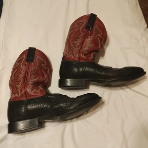 Herren Größe 12D Twisted X Stiefel in sehr gutem Zustand Oberfarbe rot unten schwarz - Bild 1 von 9