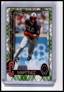 2025 Topps Holiday #H82 Angel Martínez Green Holiday Plaid Rookie - Bild 1 von 2