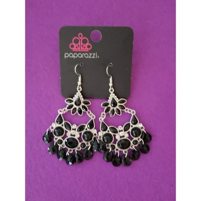 Pendientes Paparazzi "Sueño de Jardín" Negro Colgante Estilo Araña Tono Plata, Nuevos Foto 1 de 4