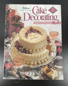 VINTAGE 1990 WILTON YEARBOOK of CAKE DECORATING Magazine - Picture 1 of 12