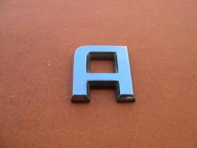 05 06 07 08 09 HYUNDAI TUCSON A TAPA TRASERA PUERTA CROMO EMBLEMA LOGOTIPO INSIGNIA SIGNO OEM Foto 1 de 2