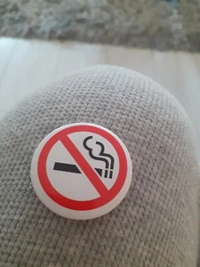 No Smoking Vintage badge - Picture 1 of 2