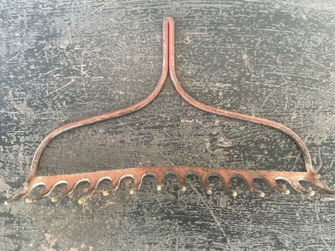 Vtg Antq Metal Rake Head  Rustic Farmhouse Garden Tool 12 Tine Repurpose Hanging Cover