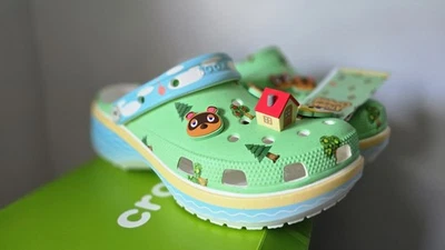 Brand New - Women’s - CROCS x Nintendo Animal Crossing - Platform Clog - Image 1 of 3