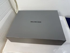 Balenciaga leere Geschenkbox grau AUTHENTISCH extra groß grau 14x17,5x4 Magnetverschluss - Bild 1 von 20
