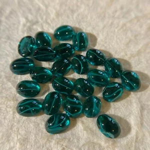 N201A Vintage glass cabochons 8x6mm emerald "flawed" unfoiled (24) - Picture 1 of 1