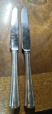 Cuchillo regular francés John and Priscilla de Westmorland de plata de ley 2 9" 122 g Foto 1 de 4