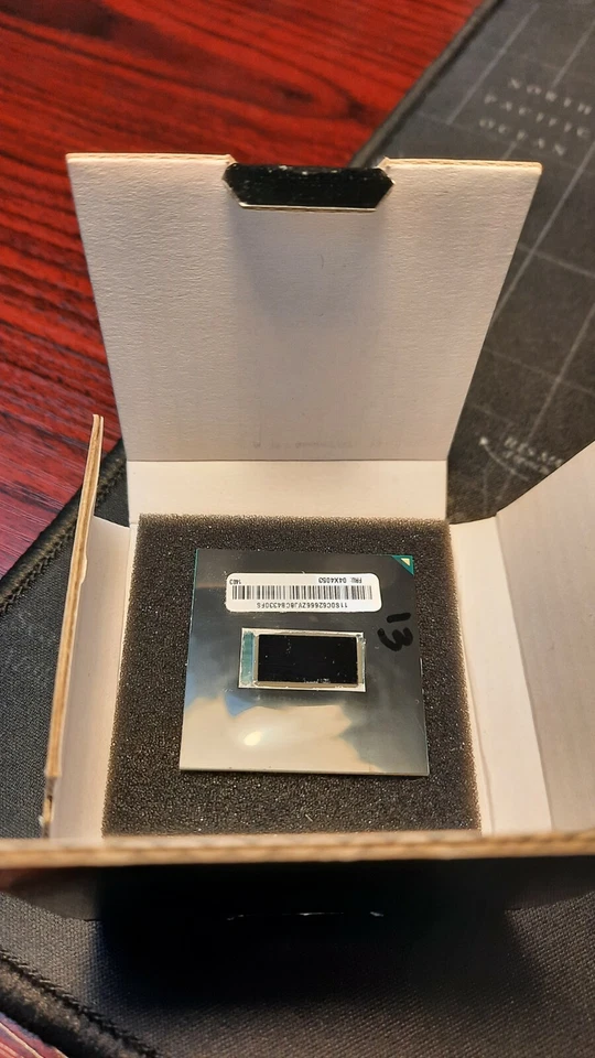  Intel Core i3-4000M 2.4GHZ 3MB CACHE Socket G3 -USED - Image 1 of 4