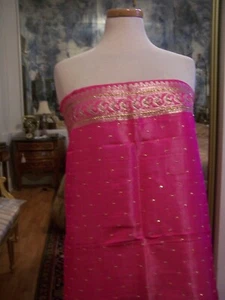 MAGNIFICENT SILK SATIN HOT PINK HAND SEWN W/ GOLD TINY SEQUINS BULLION BORDER ++ - Picture 1 of 10