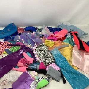 Lot 514A  Barbie Doll Clothes & Accessories 12" DOLLS AND OTHERS BARBIE, BRATZ 