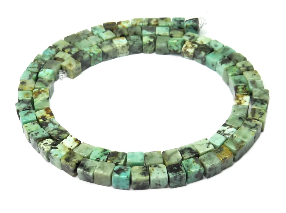😏 Afrikanischer Türkis Perlen Würfel 4 mm Edelsteinperlen Strang für Kette 😉 - Bild 1 von 1
