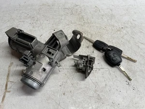 FORD FIESTA MK7 2008 - 2012 SCHLOSSSATZ 1.25 ZETEC SNJA VISION BLAU 3-TÜRER - Bild 1 von 10