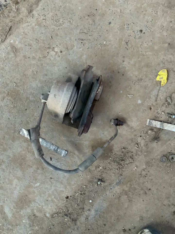 Pinza de freno de disco delantera derecha Mazda serie B3000 1994 Foto 1 de 2