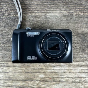 Casio Exilm EX-H30 Digital Camera Black FOR PARTS DOESN’T POWER ON - Picture 1 of 4