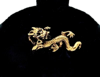 VINTAGE HEAVY 14K SOLID GOLD FINE DETAIL TEXTURED CHINESE DRAGON TIE-TAC,PIN - Image 1 of 4