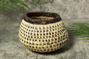 Checkerboard Design Vintage Basket - Picture 1 of 7