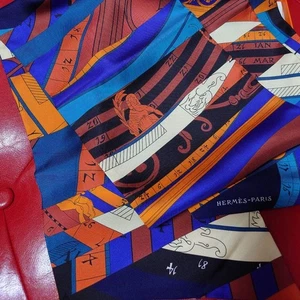 Hermes Maxi Twilly Astrologie Nouvelle Schal Seide braun mit Karton unbenutzt. - Bild 1 von 4