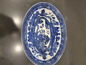 JOHNSON BROTHERS BLUE WILLOW VINTAGE OVAL Vegetable Bowl 9”x 7” ENGLAND. - Picture 1 of 3
