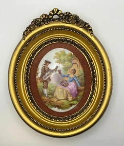 Vintage Fragonard ovaler verzierter Goldrahmen Hartplastik Plakette Mann Frau Garten - Bild 1 von 10