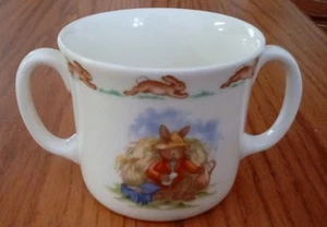 1936 Royal Doulton Bunnykins Haymaking English Fine Bone China - 2 Henkel Umarmung Becher - Bild 1 von 7