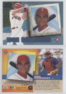 1998 Pacific Invincible Platinum Blue Ivan Rodriguez #71 HOF