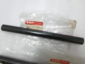 Suzuki RF600 RF900 Handlebar Right Hand NOS RF900R Handle Bar OEM 56110-31E11 - Foto 1 di 8
