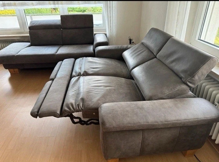 Sofa-Set mit elektrischer Relaxfunktion - Bild 1 von 4