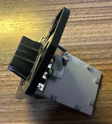 NEW OEM HYUNDAI 2012-2017 ACCENT / VELOSTER BLOWER RESISTOR MODULE - Image 1 of 4