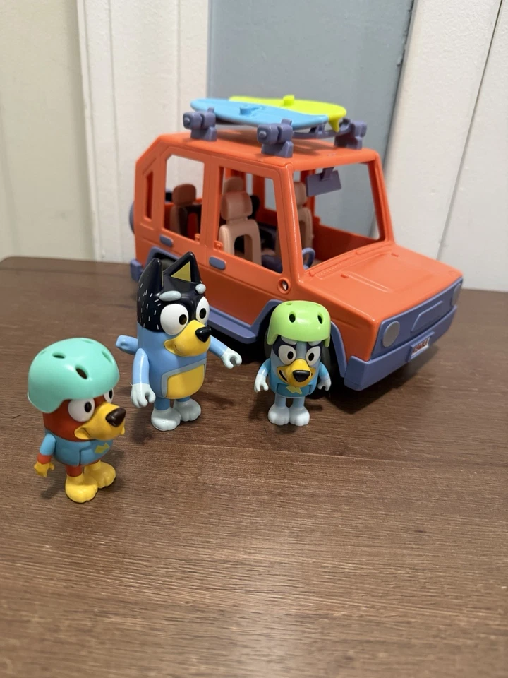 Tablas de surf Bluey Jeep 3 figuras Bluey Bandit oxidadas usadas excelente estado Foto 1 de 4