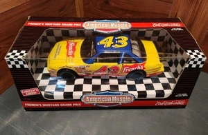 NUEVO EN CAJA PEINES DE FELPA AMERICAN MUSCLE/ERTL MOSTAZA FRANCESA GRAN PREMIO ESCALA 1:18  - Imagen 1 de 11