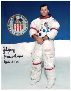 John Young Apollo 16 signiert Portrait - Bild 1 von 1
