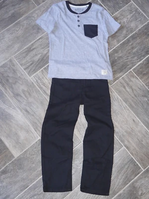 WOW Conjunto de Camisa y Pantalones de 2 Piezas para Jóvenes Niños IMPERMEABLE Talla 7 Negro/Gris NUEVO Foto 1 de 4