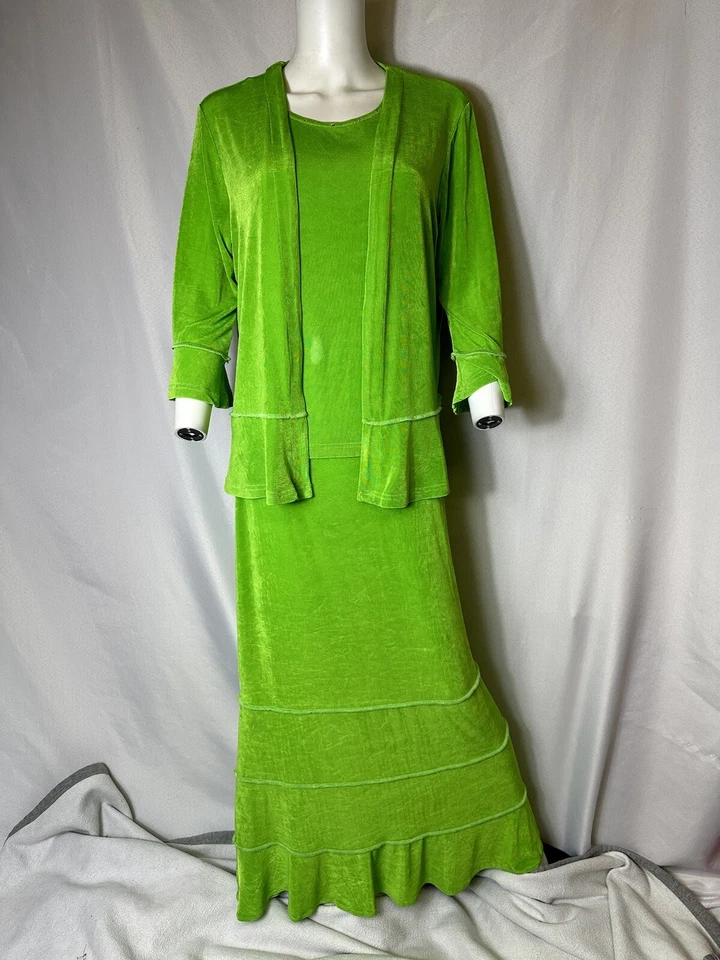 Impresionante conjunto de falda de 3 piezas verde lima por RSVP TALLA GRANDE Foto 1 de 4