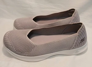 Zapatos planos Skechers Goga Mat lavanda ligera sin cordones para mujer talla 11 cómodos usados en excelente estado - Imagen 1 de 7