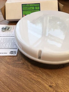 Tamlite EURO28M3/C/BO Circular IP65 28W 2D Emergency HF Bulkhead Black/Opal - Picture 1 of 3