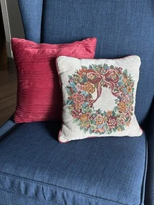 Set Of 2 Throw Pillows Floral Wreath Bow Tapestry & Solid Pleated Velvet Maroon - Picture 1 of 6
