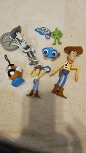 Lotto Figurine Toy Story 1990 Action Figures Disney/Pixar/McDonald Toys, Portachiavi + - Foto 1 di 2
