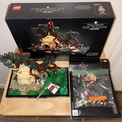 LEGO STAR WARS: Dagobah Jedi Training Diorama (75330) Foto 1 de 3