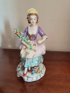 Beautiful Figurine - Picture 1 of 7