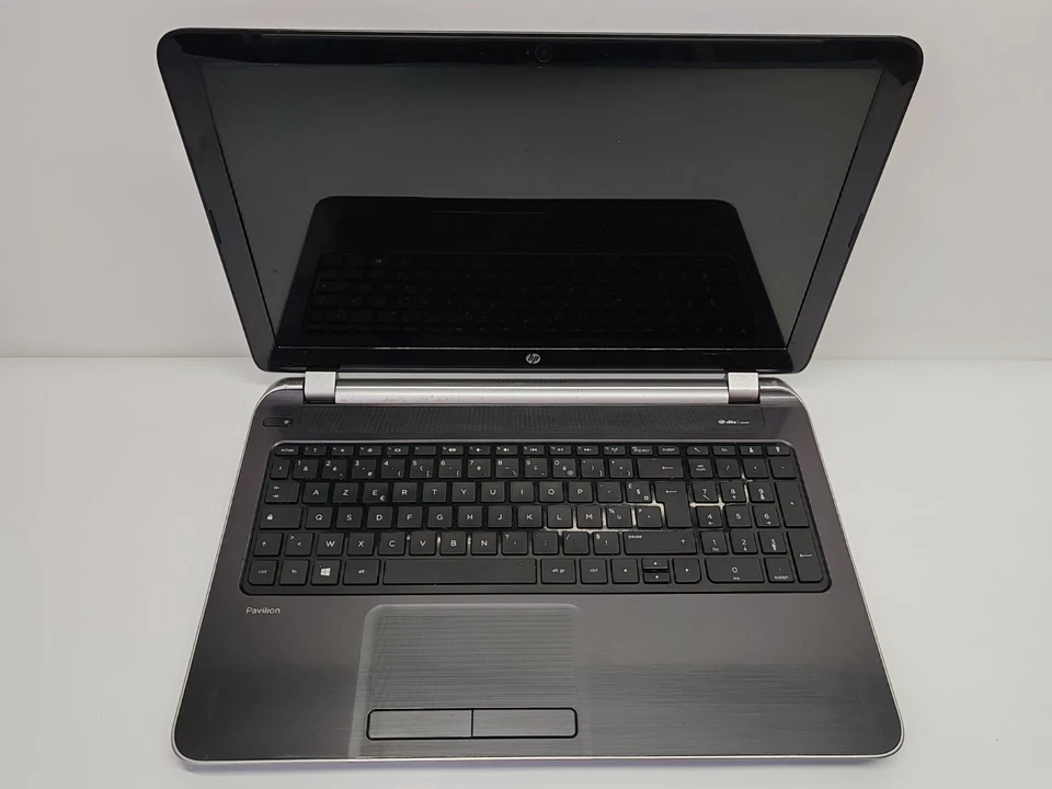NOTEBOOK HP PAVILION 15 AMD A6-5200 8GB RAM 500GB HD WIFI WIN10 - Immagine 1 di 4