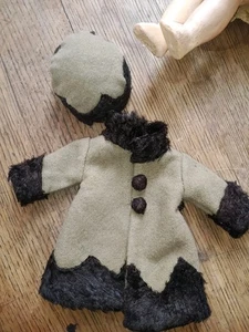 anciens vetements pour poupée Bleuette 27 cm années 20/30 MANTEAU FOURRURE TOQUE - Foto 1 di 6