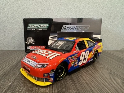2010 Carl Edwards #99 Cheez It 1:24 NASCAR Action MIB - Image 1 of 4